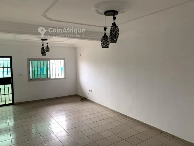 Location Appartement 3 pièces – Douala