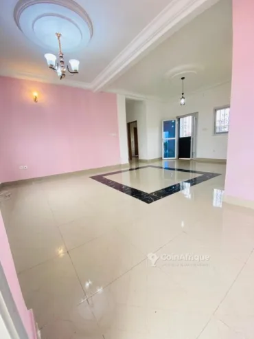 Location appartement 3 pièces – Douala