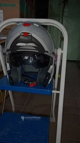 Casque moto modulable avec double lisière