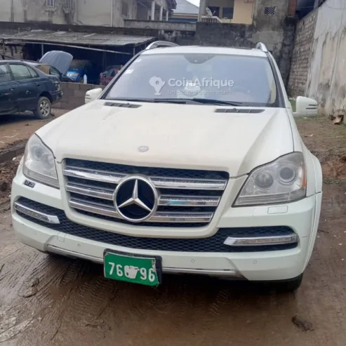 Mercedes-Benz GL550 Class 2012