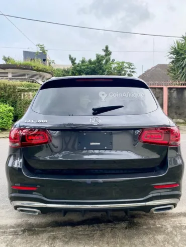 Mercedes Benz GLC300 2022