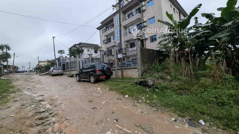 Terrain 400 m² – Douala