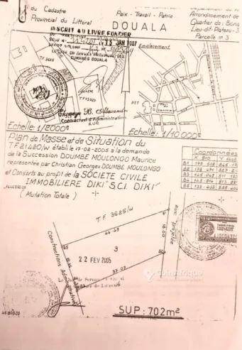 Terrain 702 m² – Douala