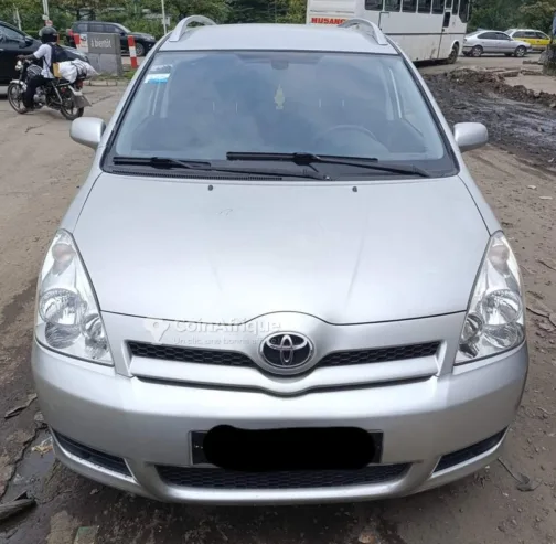 Toyota Corolla Verso 2005