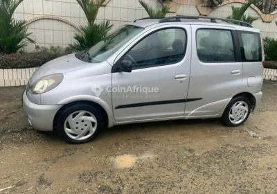 Toyota Yaris Verso 2003