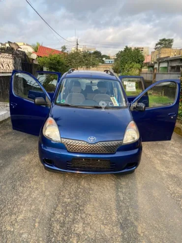 Toyota Yaris Verso 2003