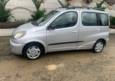 Toyota Yaris Verso 2003