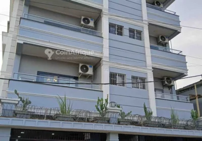 Location appartement meublé 3 pièces – Douala