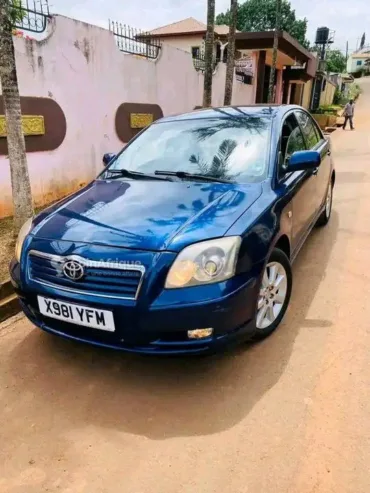 TOYOTA Avensis 2005