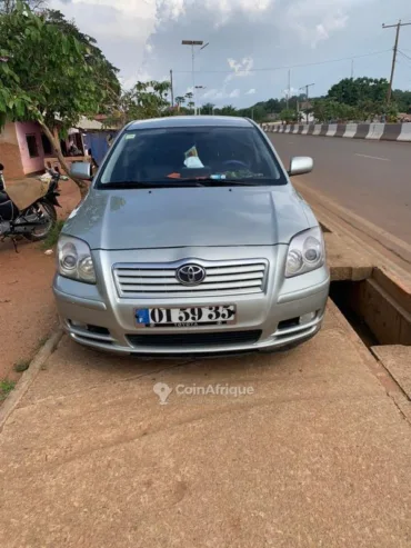 TOYOTA Avensis 2005