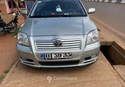 TOYOTA Avensis 2005