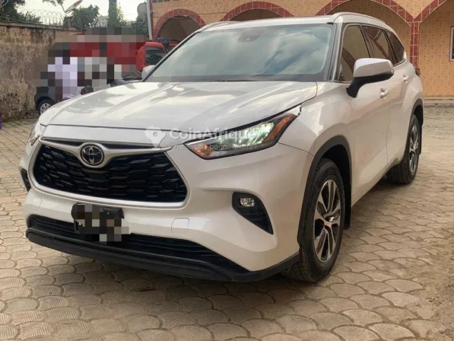 Toyota Highlander XLE 2022