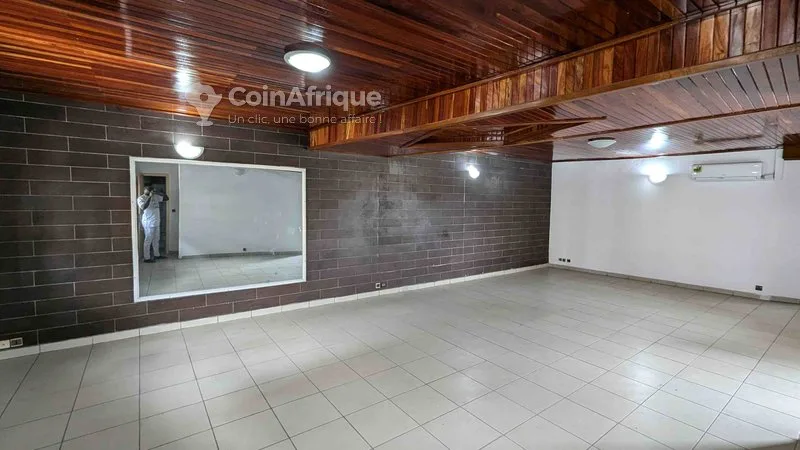 Location appartement 4 pièces – Bonapriso