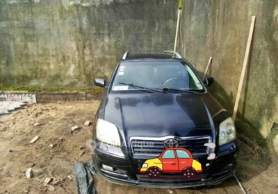 Toyota Avensis 2003