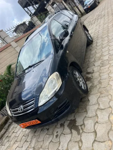 Toyota Avensis Verso 2005