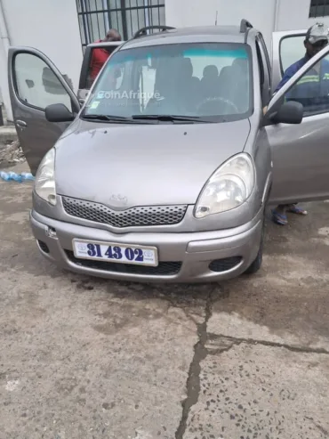 Toyota Yaris Verso 2003