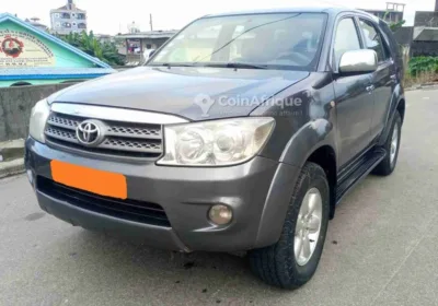 Toyota Fortuner 2012