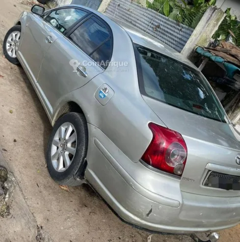 Toyota Avensis 2004