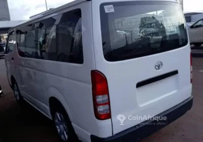 Toyota Hiace 2012