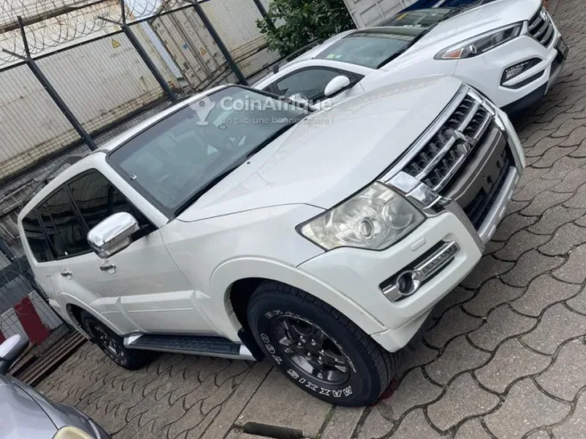 MITSUBISHI Pajero 2018