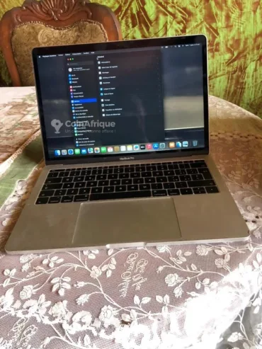 MacBook Pro 128G/8G 2017 core i5 Propre