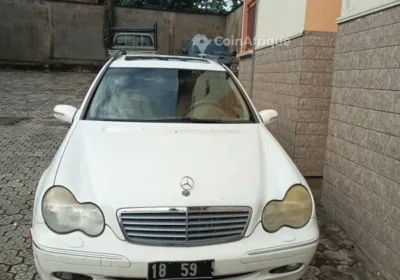 Mercedes-Benz C320 2004