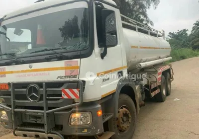 Mercedes-benz actros 2000