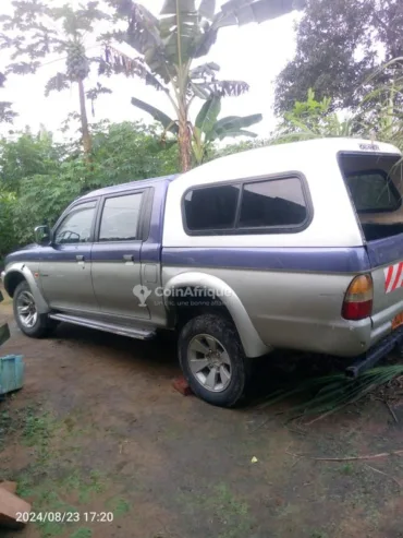 Mitsubishi L200 2005