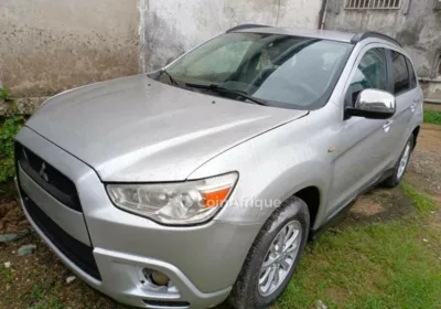 Mitsubishi Outlander 2012