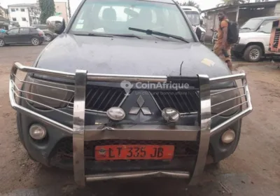 Mitsubishi l 200 2008