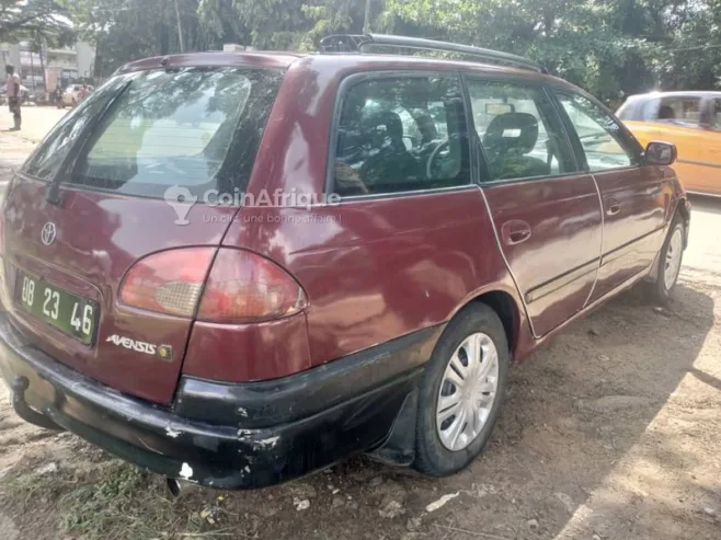 TOYOTA Avensis Long Châssis 1999