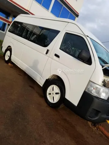 TOYOTA Hiace Zoom 2010