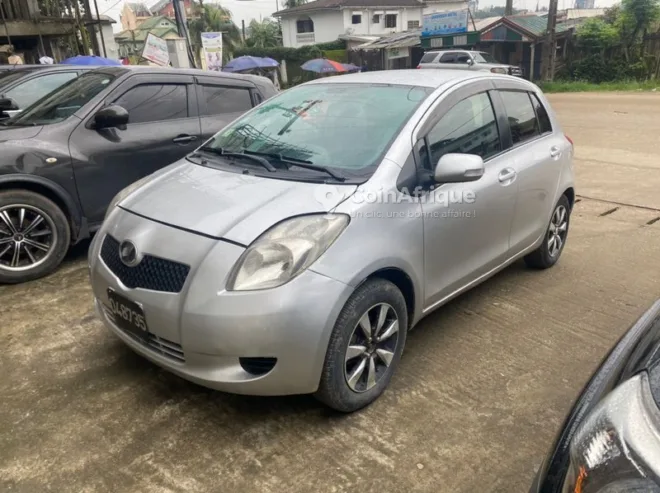 TOYOTA Yaris 2009