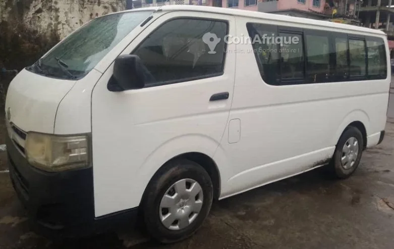 Toyota Hiace 2012