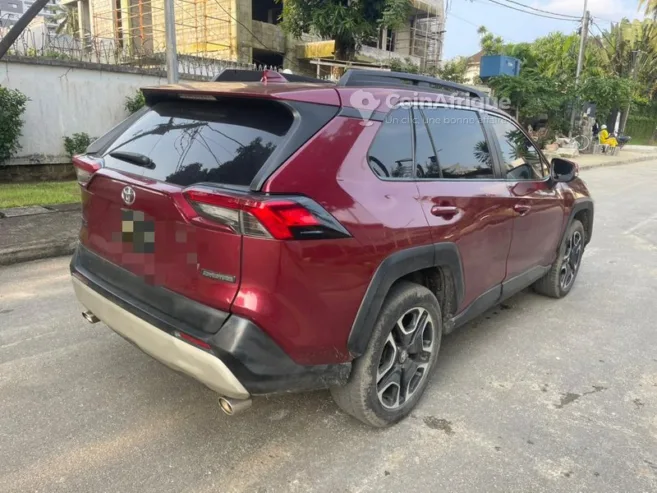 Toyota Rav4 XLE 2020