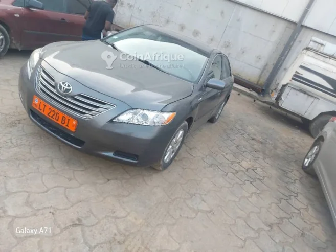 Toyota camry le 2010