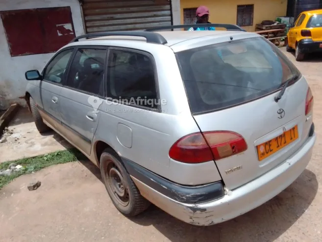 Toyota Avensis 2002