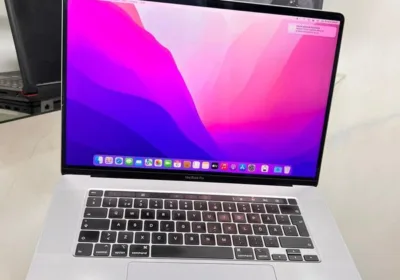 MacBook Pro 1Tera/32G Ram 2019 ultra Propre