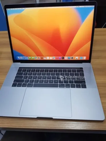 MacBook Pro 512G/16G Ram 15 retina 2017