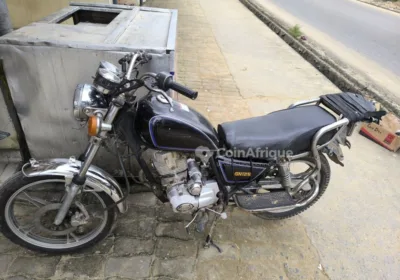 Moto sanyli 2000