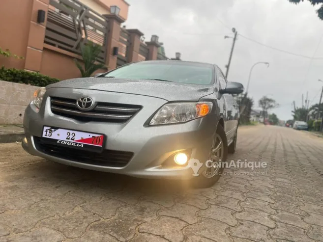 TOYOTA Corolla 2012