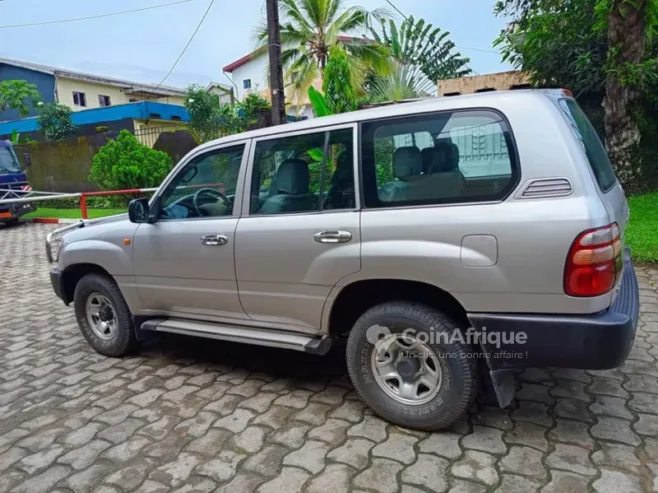 TOYOTA Land Cruiser 2005