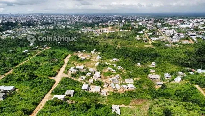 Terrains titré à Ngoma