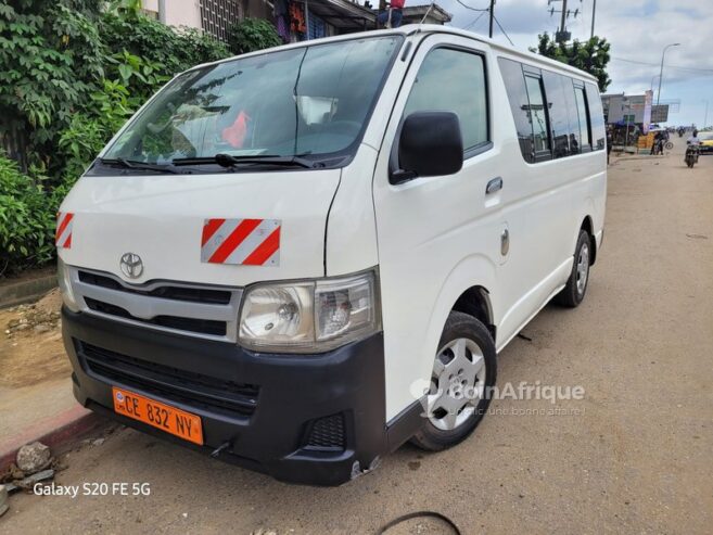 Toyota Hiace 2010