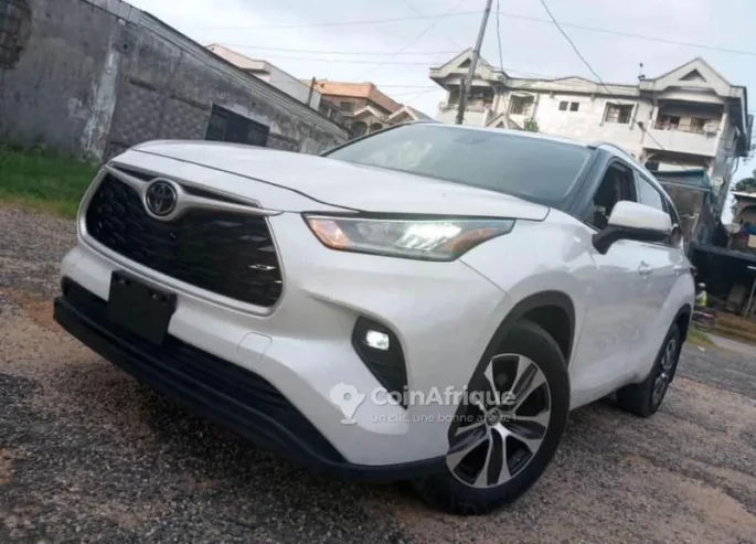 Toyota Highlander XLE 2023