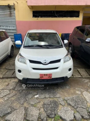 Toyota IST 2010