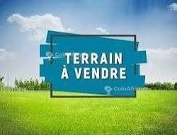 Terrain 575m² – Akwa Rue Mermoz