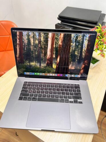 MacBook Pro 1Tera/16G RAM 2019