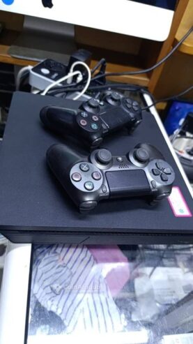 PS4 Slim 500G 2 manette avec Jeux