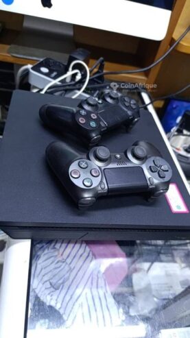 Ps4 slim 500g 2 manette avec jeux intégré